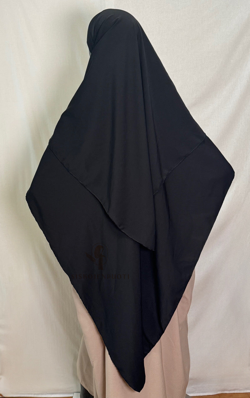 Musta 2-kerroksinen khimar medinasilkistä – peittävä ja sileä hijab musliminaisille