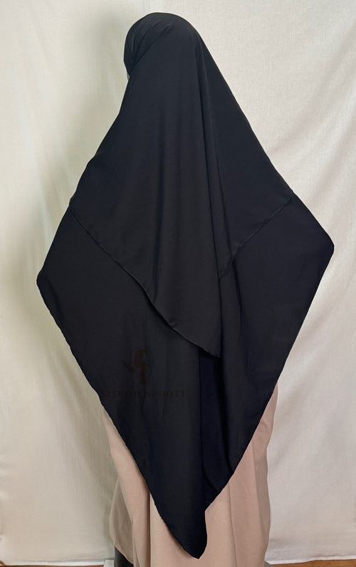 Musta 2-kerroksinen khimar medinasilkistä – peittävä ja sileä hijab musliminaisille
