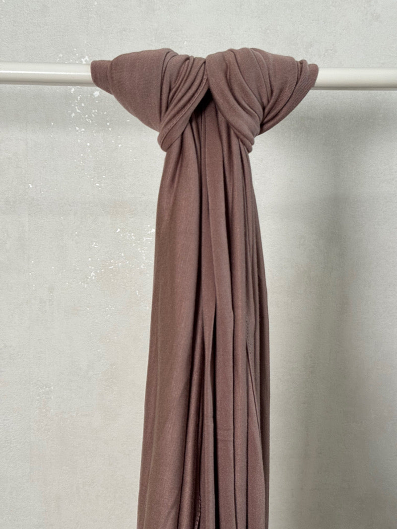 Premium Jersey huivi walnut – syvä ruskea puuvillaviskoosi hijab musliminaisille, jokapäiväiseen käyttöön