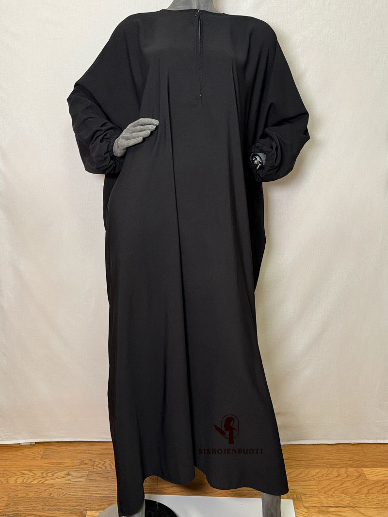SALMA farasha abaya musta – tyylikäs ja peittävä abaya arkeen ja juhlaan musliminaisille, suomalainen verkkokauppa