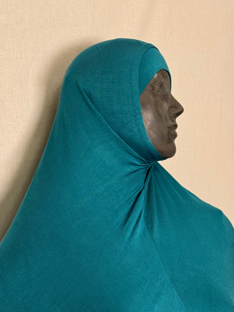 Teal AMIRA huivi – raikas sinivihreä hijab alushuivilla musliminaisille, moderni ja mukava